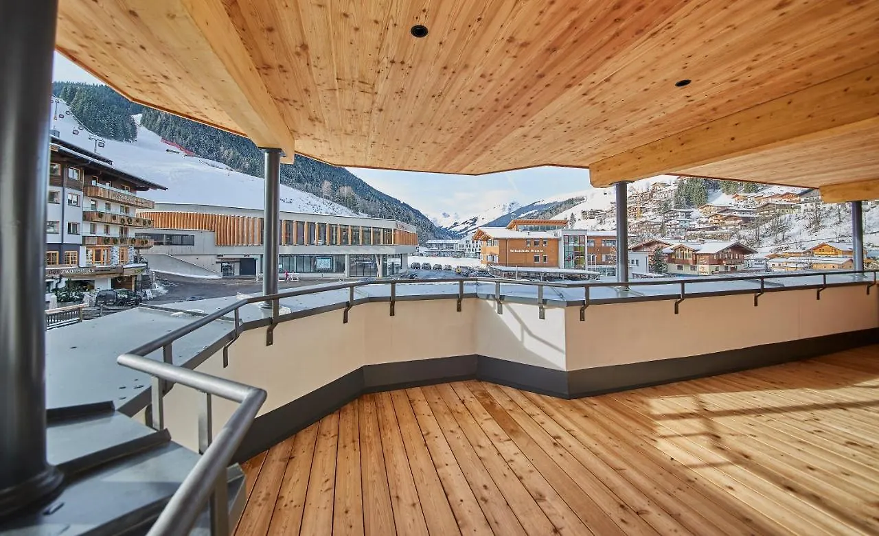 Hotel Hubertushof Saalbach-Hinterglemm 3*,  Austria