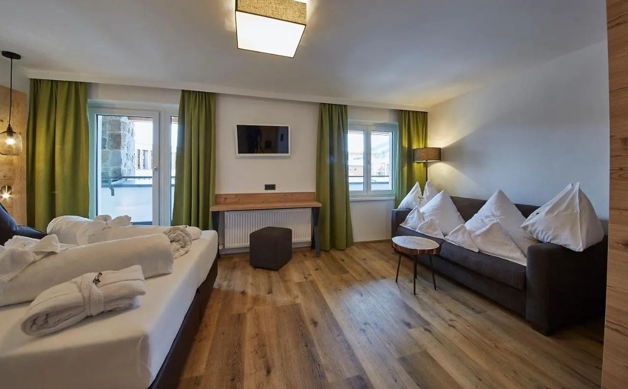 Hotel Hubertushof Saalbach-Hinterglemm 3*,  Austria